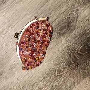 Vintage 2000s Avon beaded kiss lock clutch